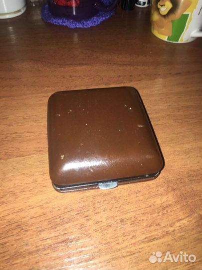 Часы-будильник б/у 