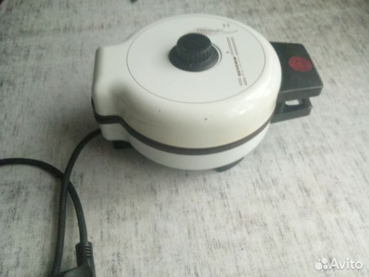 Электрическая вафельница