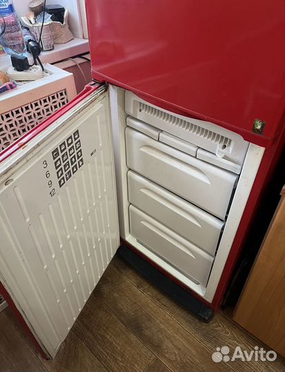 Холодильник Stinol