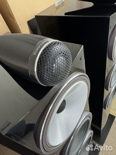 Напольная акустика Bowers & Willkins 703 S3 Gloss