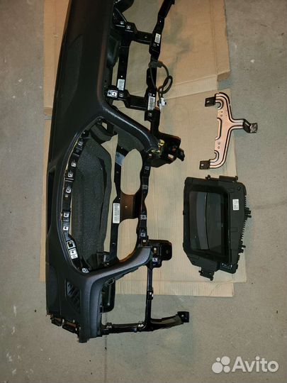 Опция проекция на лобовое + торпедо Genesis G80