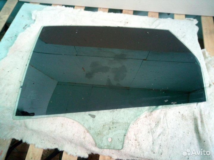 Стекло заднее левое Ford Focus 3 2011