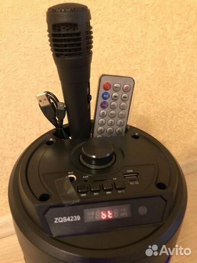 Громкая блютуз колонка