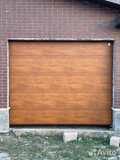 Секционные ворота