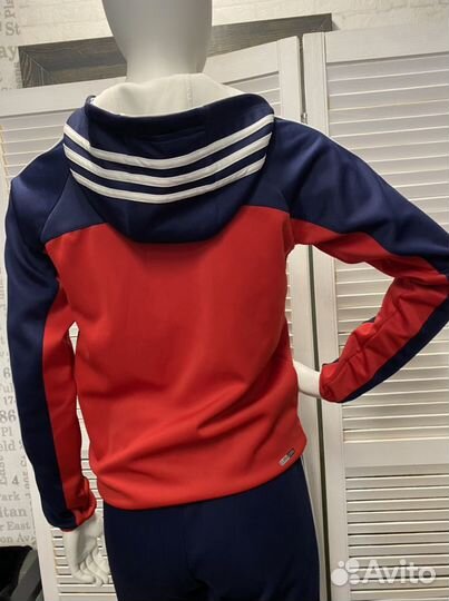 Костюм спортивный