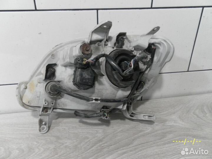 Фара правая Daihatsu Cuore L250