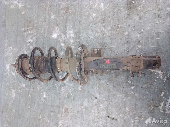 Стойка передняя Фольксваген Поло Шкода Рапид