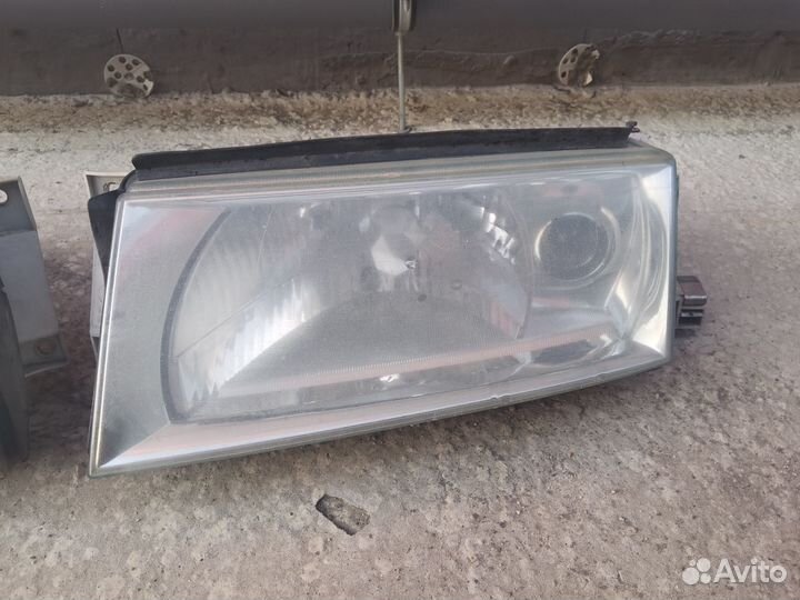 Фара левая Skoda Octavia a4