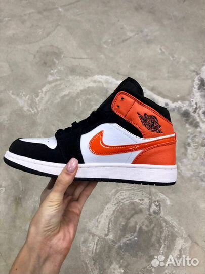 Кроссовки Nike Jordan 1 Mid Shattered Backboard