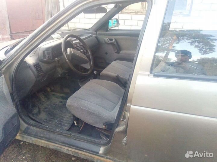 ВАЗ 2112 1.5 МТ, 2001, 226 000 км