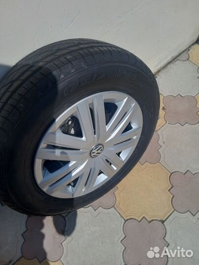 Резина с диском и 2 колпака на volkswagen новое