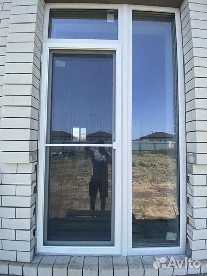 Москитные сетки на двери