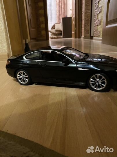 Машина на пульте управления BMW 5 series