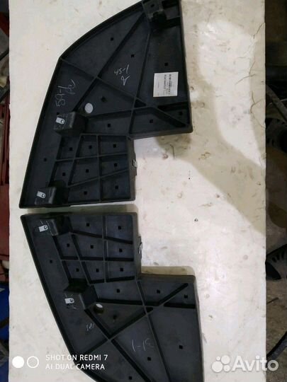 Угловая нижняя вставка бампера Escalade