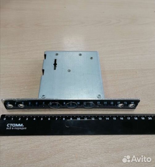 Дверной замок врезной