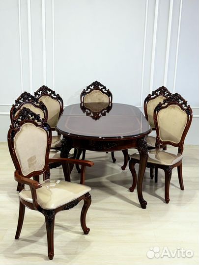 Кухонный стол и стулья