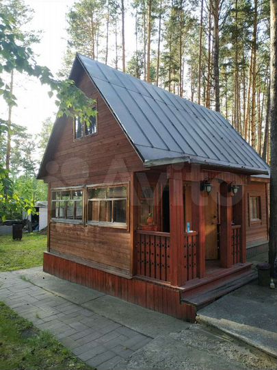 Коттедж 250 м² на участке 10 сот.