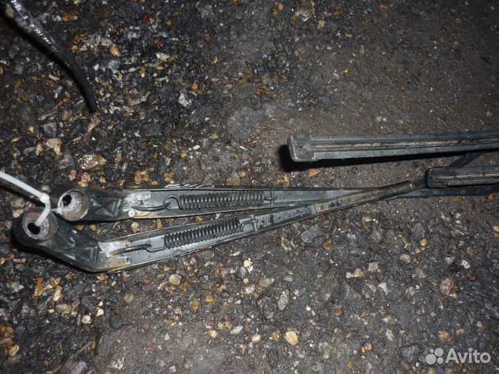 Поводок дворников BYD F3