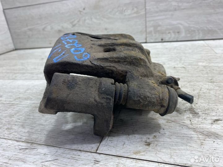 Суппорт передний правый