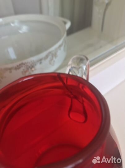 Кувшин из красного стекла СССР