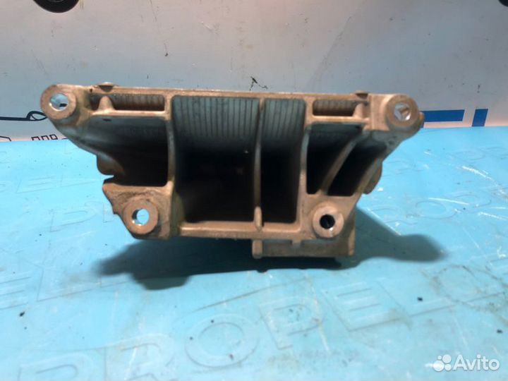 Кронштейн двигателя правый Bmw X5 E70 N57 2012