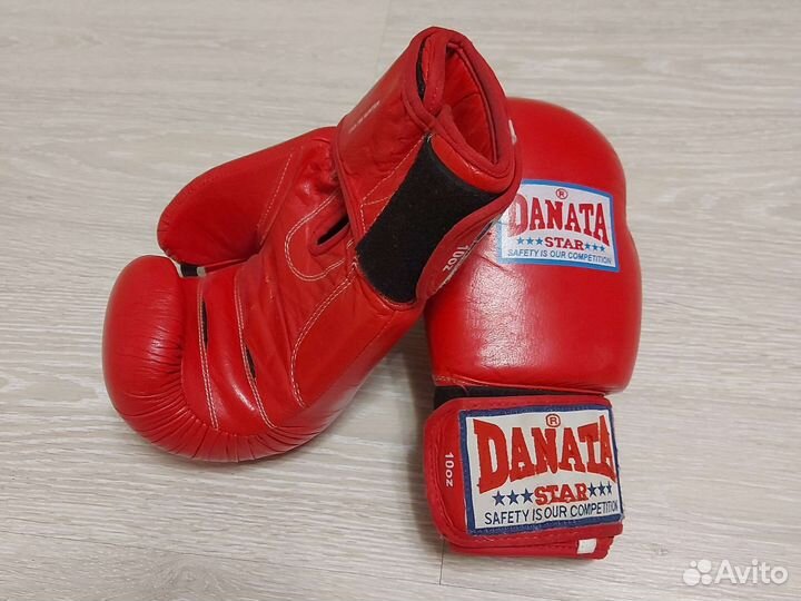 Боксерские перчатки 10oz danata кожа