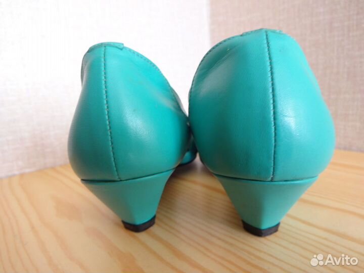 Югославские женские туфли