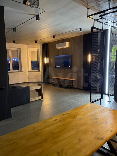 Коттедж 200 м² на участке 10 сот.