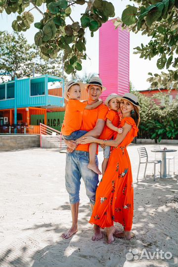 Оранжевое с воланами Желтое с открытой спиной