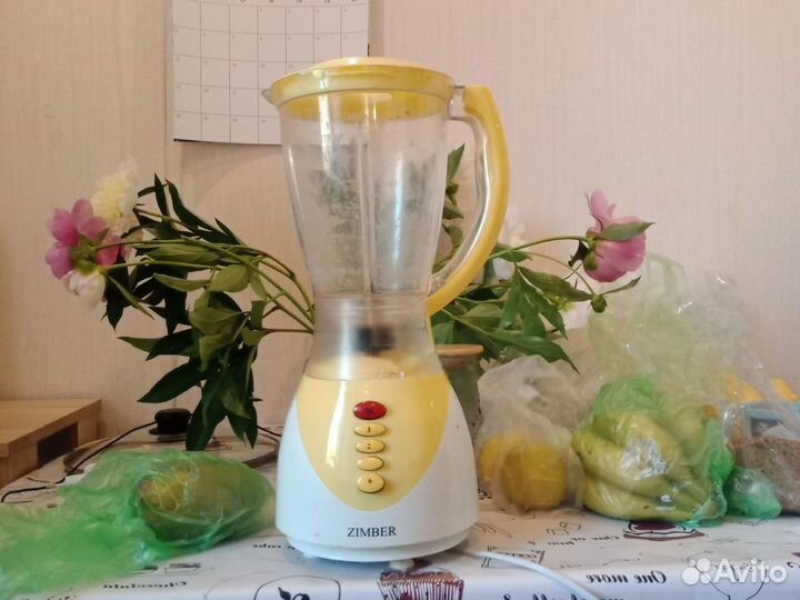 Блендер для коктейлей и смузи