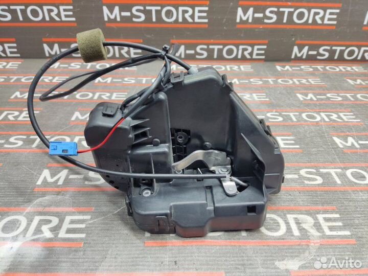 Замок двери задний левый Mercedes-Benz E-Class