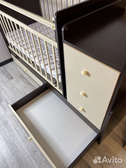 Детска кроватка трансформер