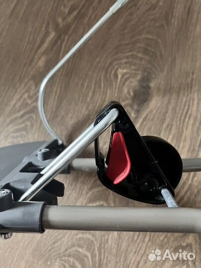 BabyBjorn Кресло-шезлонг с игрушкой