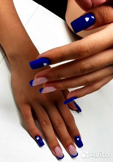 Модель на маникюр