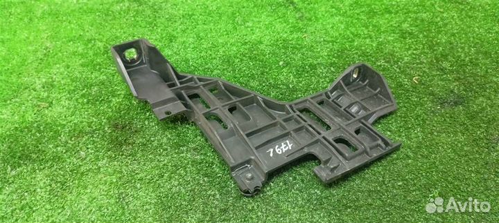 Кронштейн фары левый Audi Q5