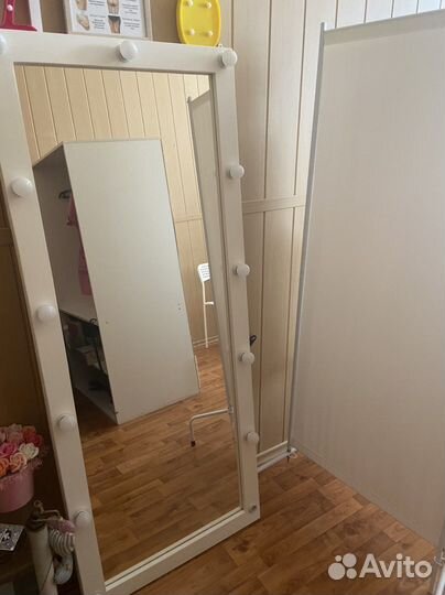 Зеркало с лампочками