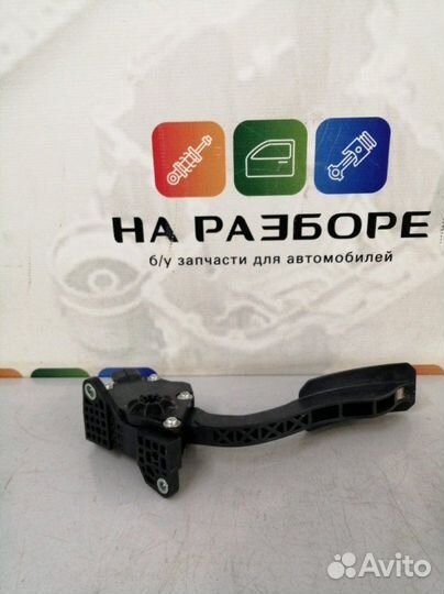 Педаль газа Toyota Land Cruiser 200 2UZ-FE 2008