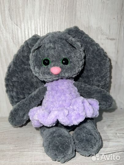 Игрушка вязаный заец