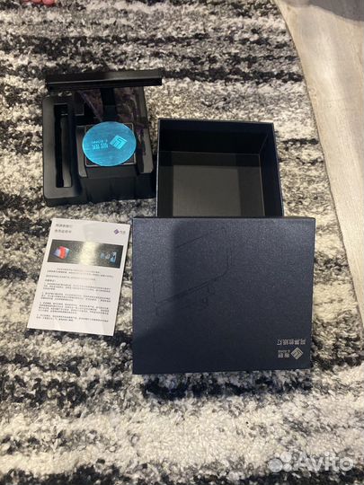 Подвесной светильник для телефона