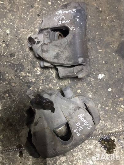 Передний суппорт Ford Focus 3