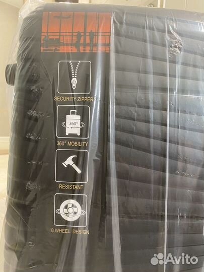 Чемодан размер М