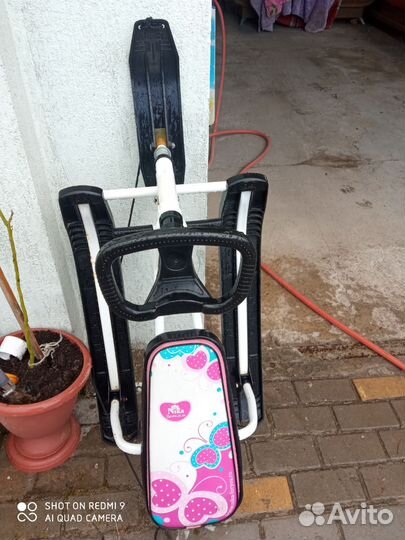 Детский снегокат с ручкой