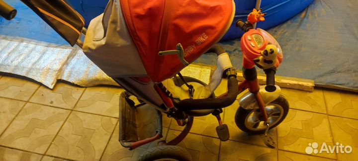 Детский велосипед с ручкой