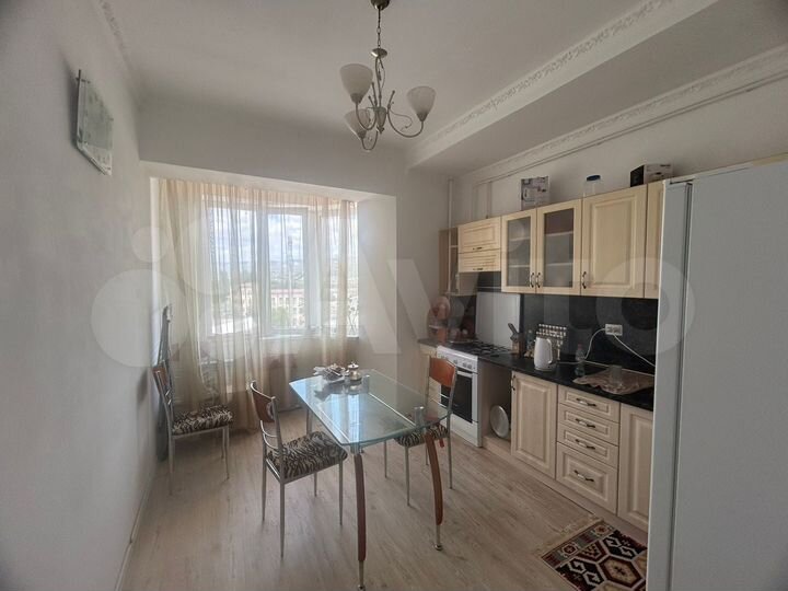 2-к. квартира, 57 м², 3/5 эт.