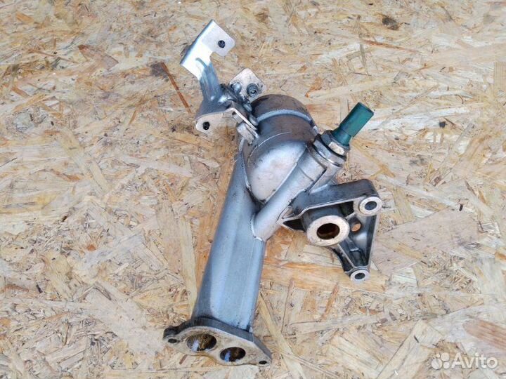 Кронштейн масляного фильтра Audi A8 D4 long 4.2