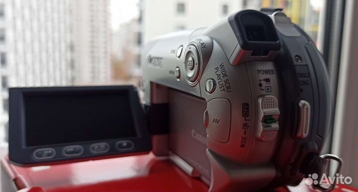 DVD-видеокамера Canon DC95