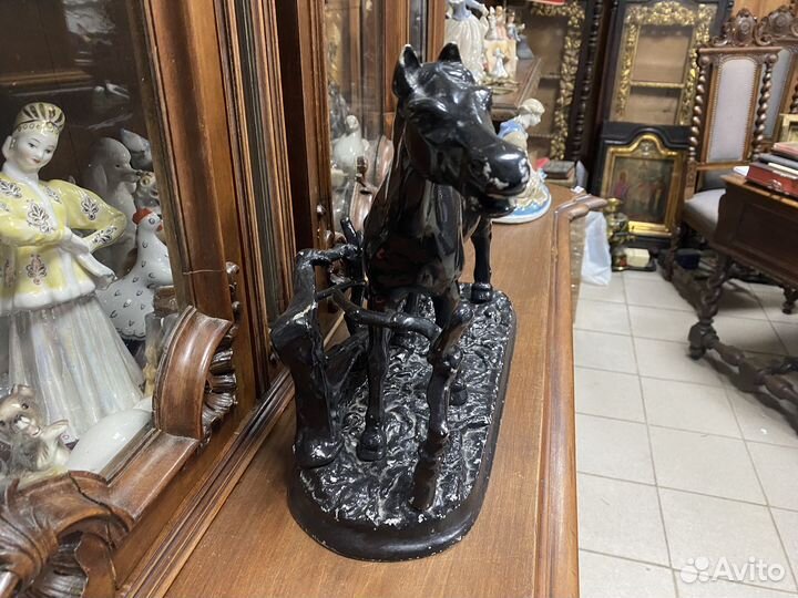 Лошадь у плетня касли куса