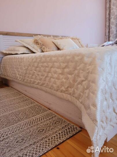 Покрывало на кровать новое