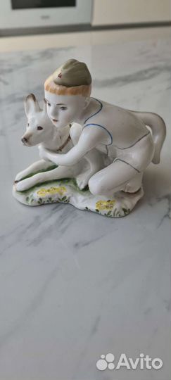 Статуэтка Юный пограничник с собакой, лфз