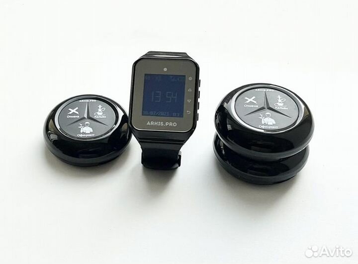 Кнопка вызова официанта с часами в кальянную